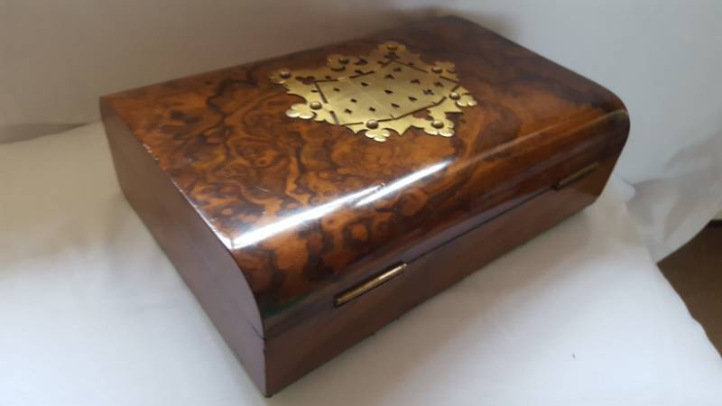 Victorian Burr Walnut Games Compendium 